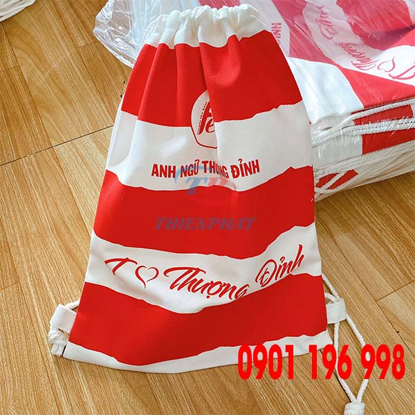 Sản xuất balo dây rút trung tâm tiếng anh